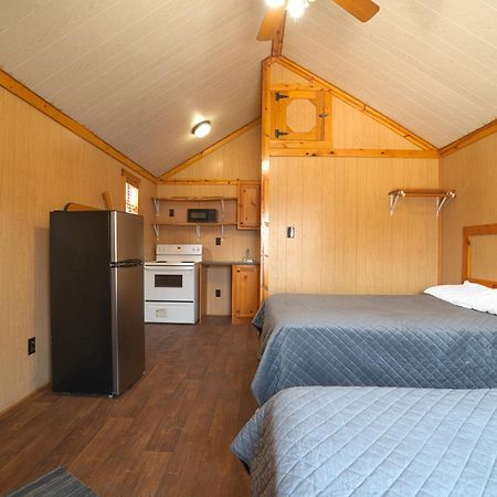 Grand Eagle Ford Lodge & Rv Park Tilden المظهر الخارجي الصورة