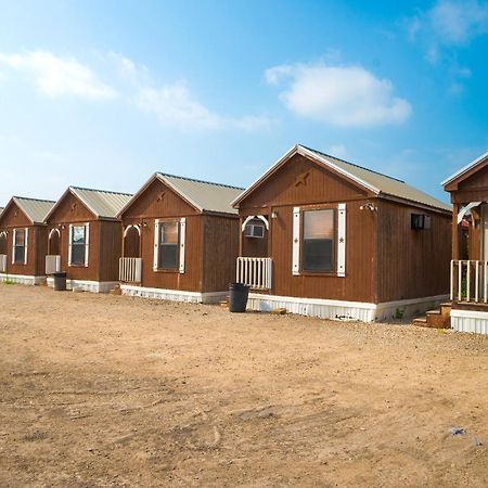 Grand Eagle Ford Lodge & Rv Park Tilden المظهر الخارجي الصورة