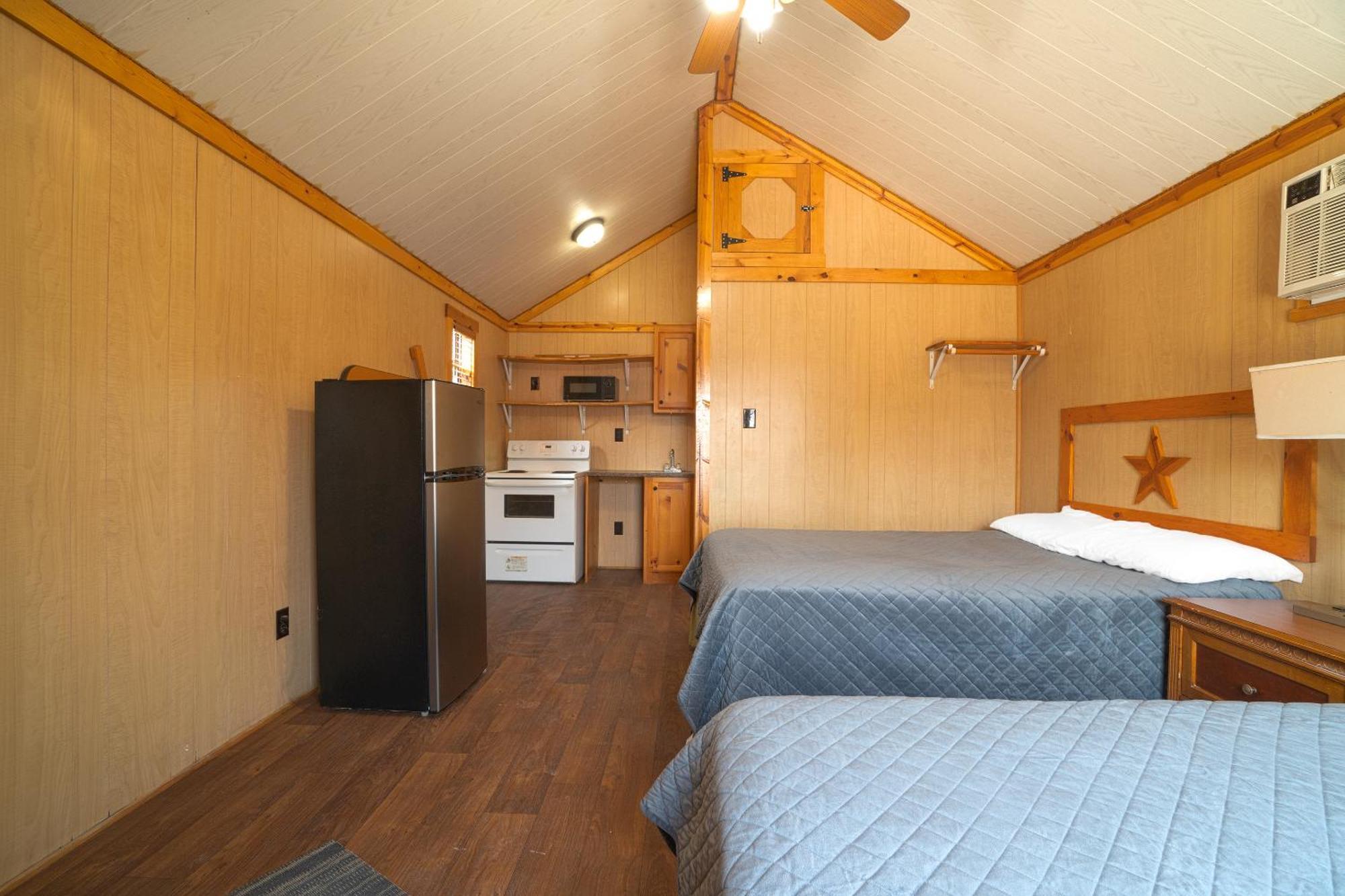 Grand Eagle Ford Lodge & Rv Park Tilden المظهر الخارجي الصورة