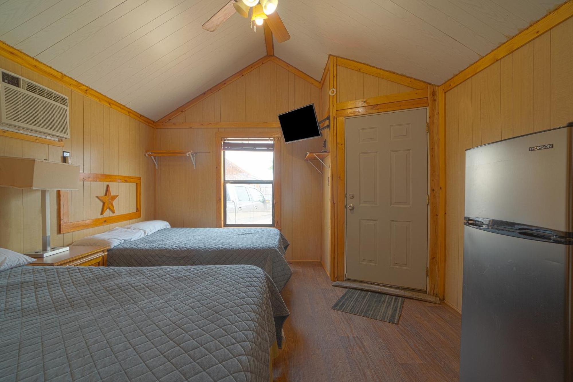 Grand Eagle Ford Lodge & Rv Park Tilden المظهر الخارجي الصورة
