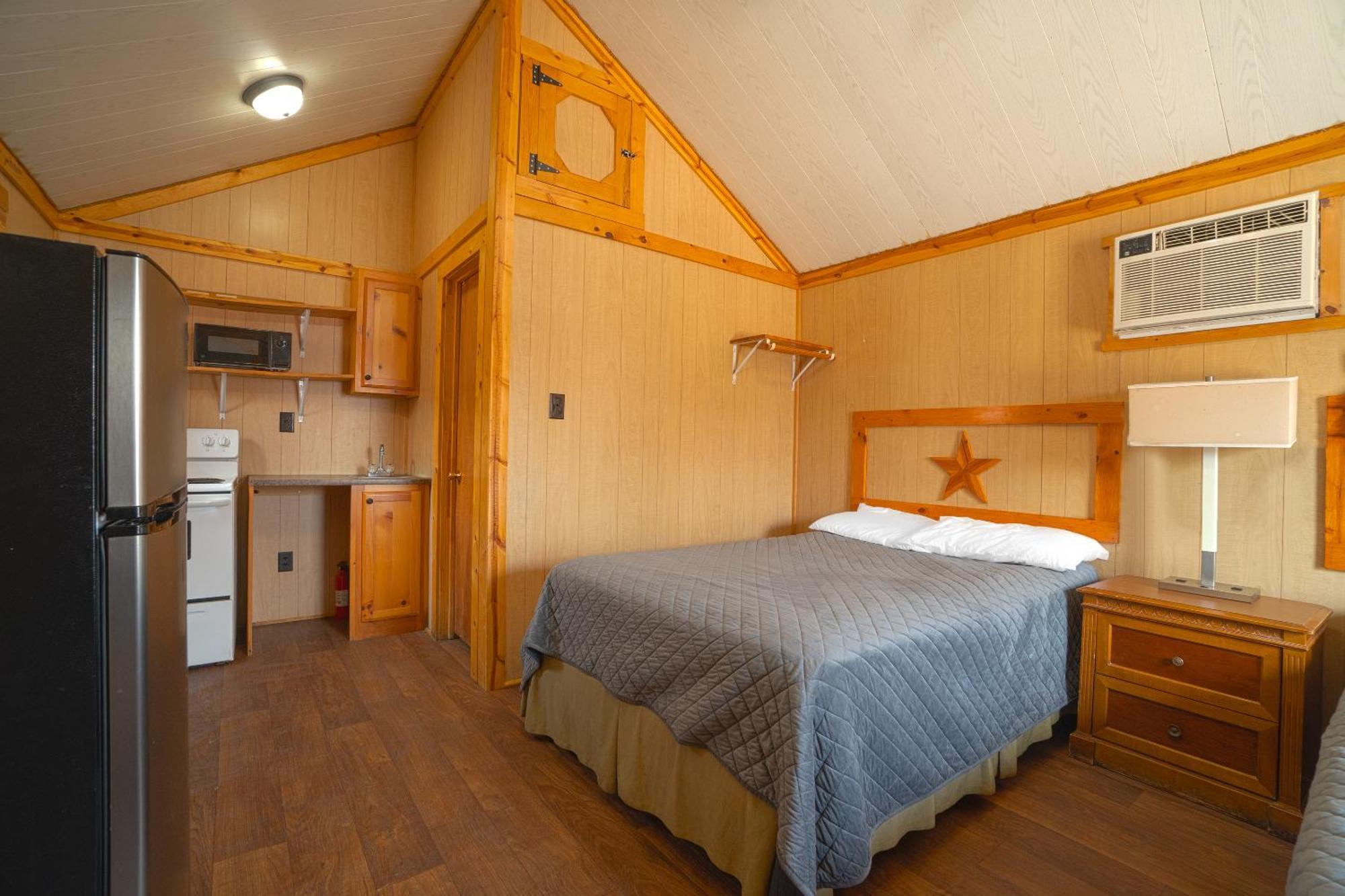 Grand Eagle Ford Lodge & Rv Park Tilden المظهر الخارجي الصورة