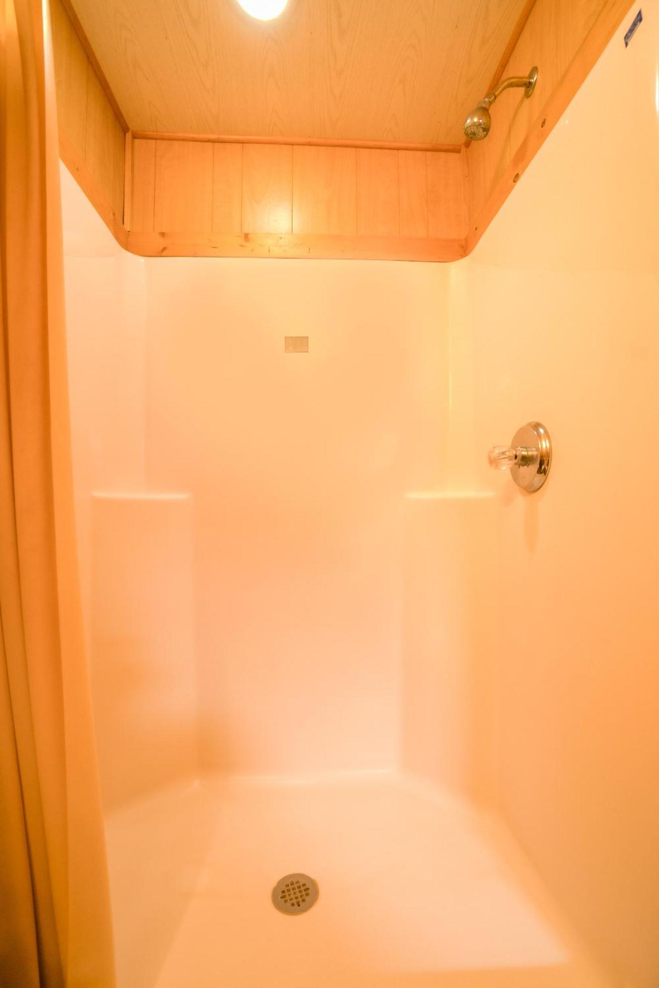 Grand Eagle Ford Lodge & Rv Park Tilden المظهر الخارجي الصورة