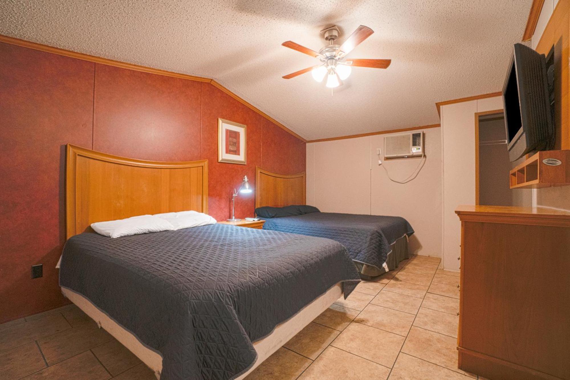 Grand Eagle Ford Lodge & Rv Park Tilden المظهر الخارجي الصورة