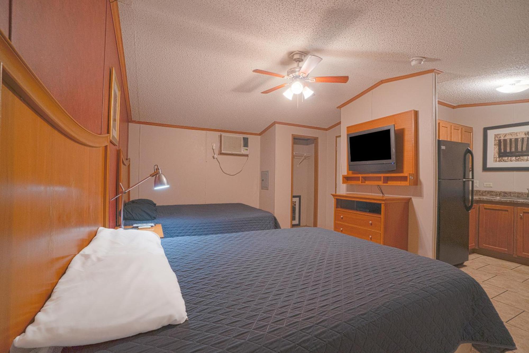 Grand Eagle Ford Lodge & Rv Park Tilden المظهر الخارجي الصورة