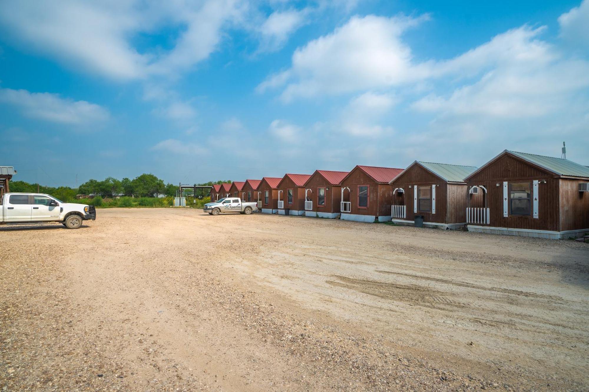 Grand Eagle Ford Lodge & Rv Park Tilden المظهر الخارجي الصورة